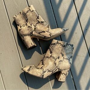 SAM EDELMAN Snakeskin “Hilty” Ankle Booties | Size 11